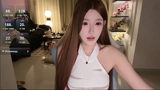 Xiaoxue L online show from April 14, 6:57 pm
