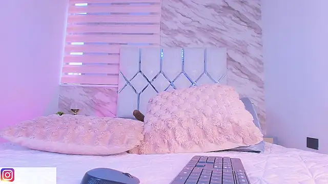 collet 1 online show from April 27, 12:03 pm