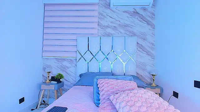 collet 1 online show from February 6, 12:12 pm