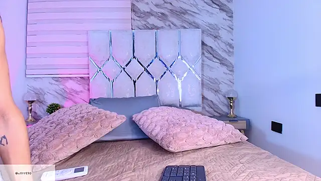 collet 1 online show from April 15, 11:59 am