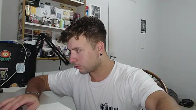 ferrari1996 online show from January 8, 5:57 am