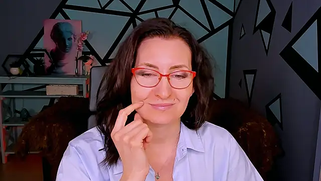 Snapshot of UnaTerra chatting on February 6, 8:32 am UnaTerra online show from February 6, 8:32 am