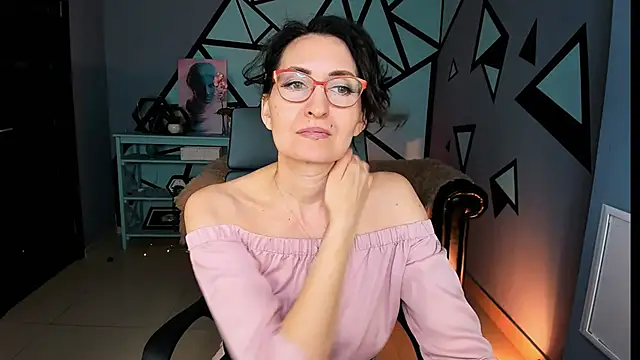 Snapshot of UnaTerra chatting on February 28, 8:03 am UnaTerra online show from February 28, 8:03 am