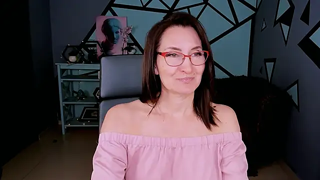 Snapshot of UnaTerra chatting on February 1, 9:18 am UnaTerra online show from February 1, 9:18 am