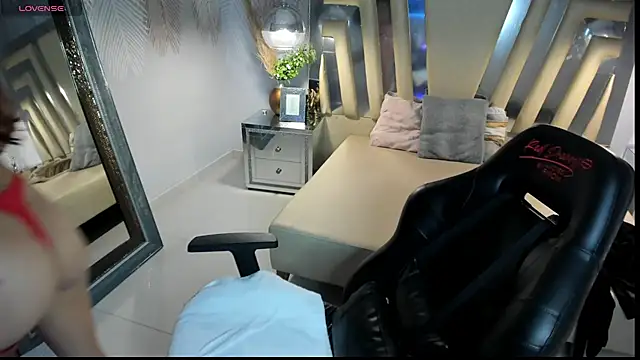 ValerySkinnyy online show from May 1, 3:44 am
