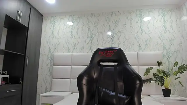 ValerySkinnyy online show from October 27, 11:49 pm