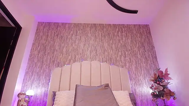 sofi hils online show from November 28, 11:54 am