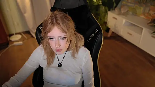 Snapshot of rosy_petal chatting on September 11, 11:05 pm rosy petal online show from September 11, 11:05 pm