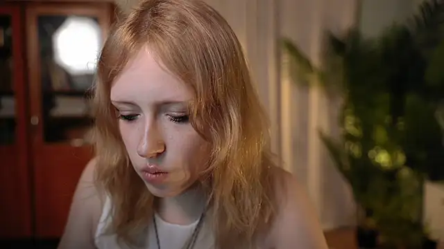 Snapshot of rosy_petal chatting on September 10, 9:47 pm rosy petal online show from September 10, 9:47 pm