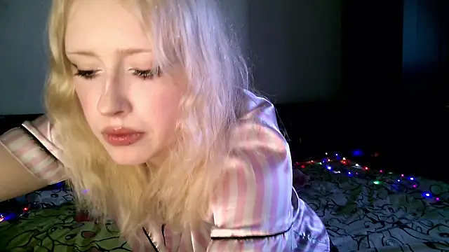 Snapshot of rosy_petal chatting on September 25, 6:30 am rosy petal online show from September 25, 6:30 am