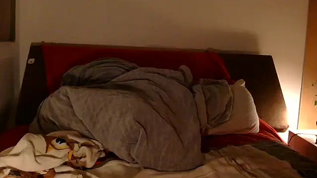 EdelHolz91 online show from April 6, 2:51 am