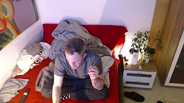 EdelHolz91 online show from February 9, 4:27 pm