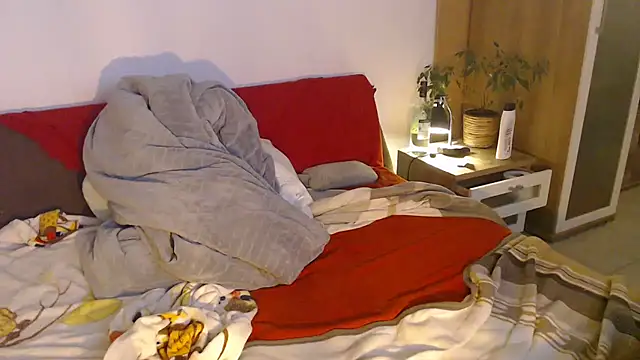 EdelHolz91 online show from February 19, 4:15 pm