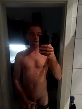 Snapshot of EdelHolz91 chatting on October 22, 7:13 pm EdelHolz91 online show from October 22, 7:13 pm