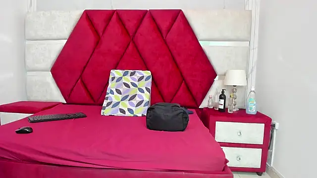 Kity spiderr online show from March 24, 1:44 pm