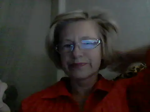Snapshot of LucyLewisX chatting on October 25, 9:04 pm LucyLewisX online show from October 25, 9:04 pm