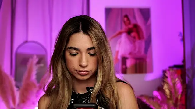 ItalianGirl online show from May 7, 7:39 pm