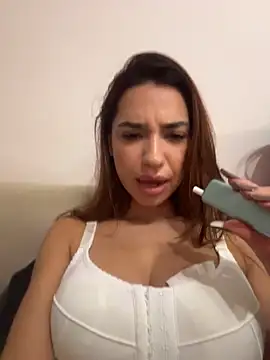 ItalianGirl online show from November 30, 10:32 pm