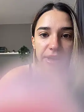 ItalianGirl online show from October 28, 8:52 pm