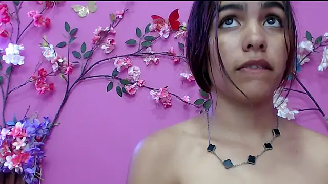 skinnysofia18 online show from November 8, 1:03 pm