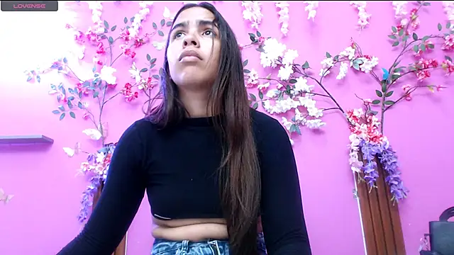 skinnysofia18 online show from June 20, 2:11 pm