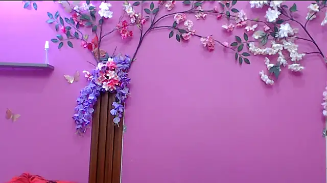 skinnysofia18 online show from November 27, 1:11 pm