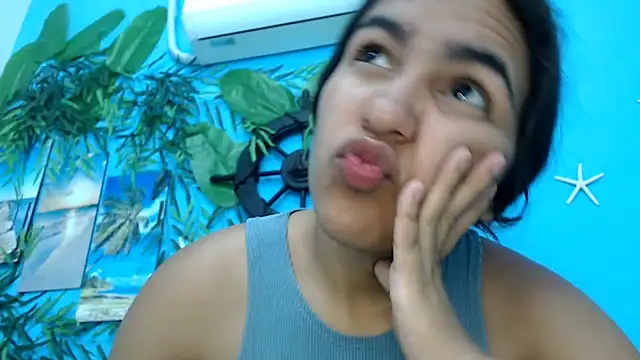 skinnysofia18 online show from July 18, 2:14 pm