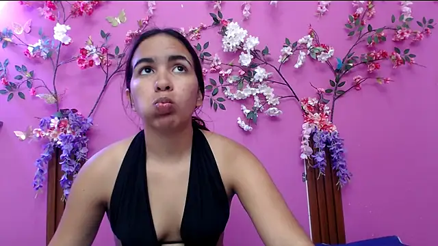 skinnysofia18 online show from June 4, 2:00 pm