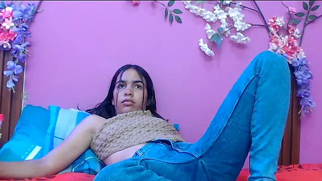 Snapshot of skinnysofia18 chatting on September 16, 12:50 pm skinnysofia18 online show from September 16, 12:50 pm