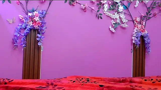Snapshot of skinnysofia18 chatting on September 17, 1:13 pm skinnysofia18 online show from September 17, 1:13 pm