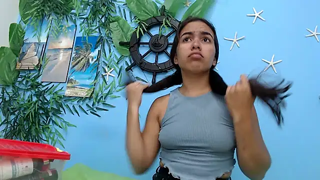 skinnysofia18 online show from July 24, 2:24 pm