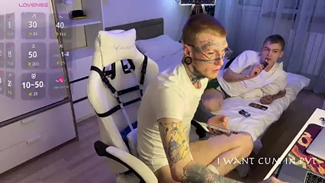 c10h15on1 online show from February 21, 4:03 am