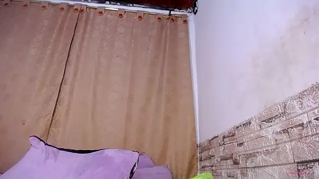 Snapshot of Bicky_24 chatting on July 15, 8:43 am Bicky 24 online show from July 15, 8:43 am