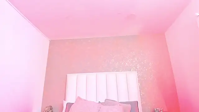 KaylieBrooks online show from April 7, 1:35 pm