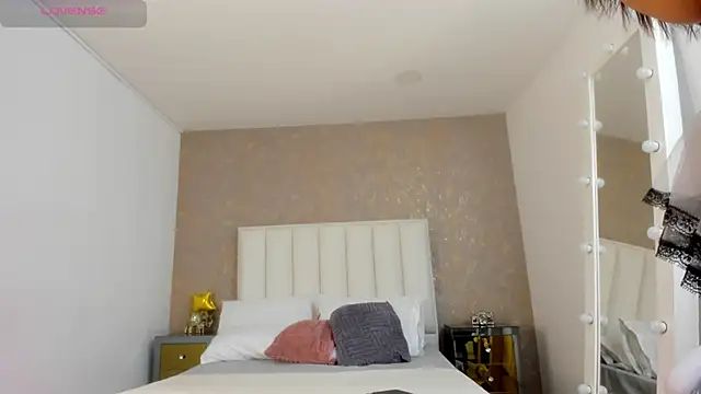 KaylieBrooks online show from September 30, 7:42 pm