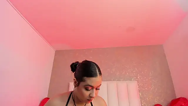 KaylieBrooks online show from February 11, 6:30 pm