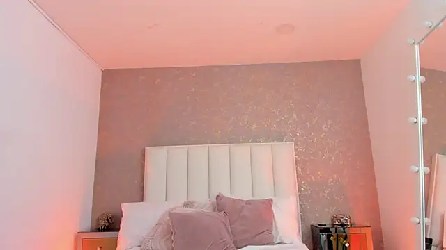 KaylieBrooks online show from February 25, 6:52 pm