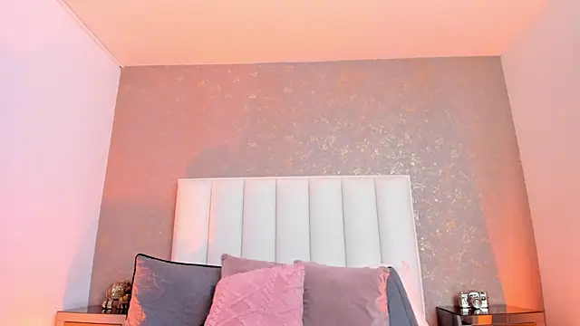 KaylieBrooks online show from March 22, 1:45 pm