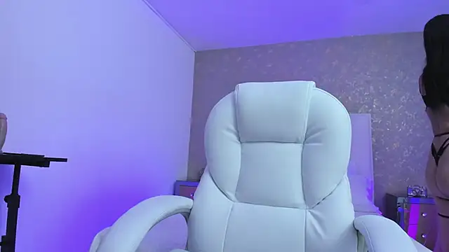 KaylieBrooks online show from December 22, 7:03 pm