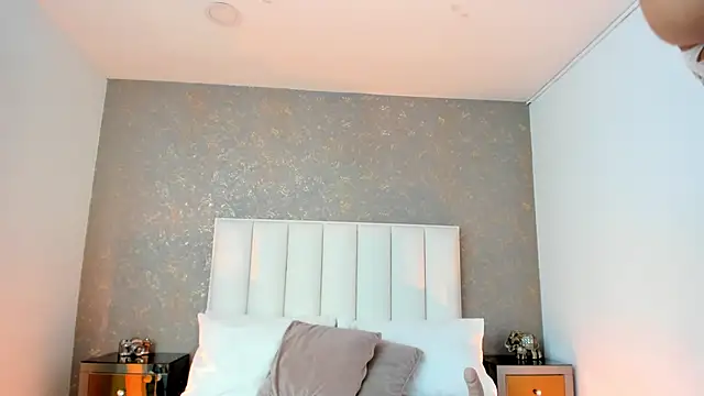 KaylieBrooks online show from March 6, 8:15 pm