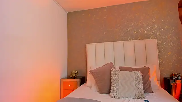 KaylieBrooks online show from March 10, 1:37 pm