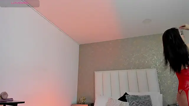 KaylieBrooks online show from December 18, 5:06 pm