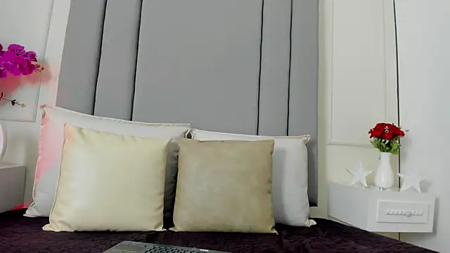 CannelaSmith online show from July 9, 1:54 pm