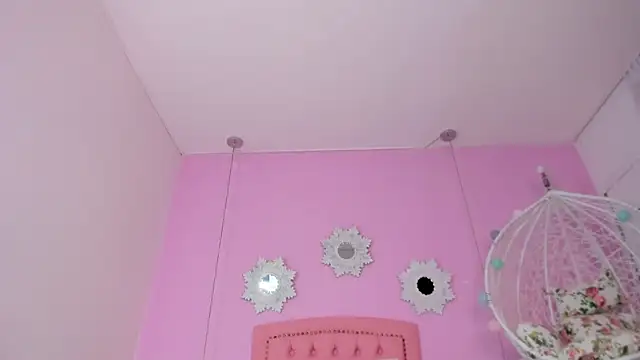 Snapshot of CannelaSmith chatting on November 10, 7:41 pm CannelaSmith online show from November 10, 7:41 pm