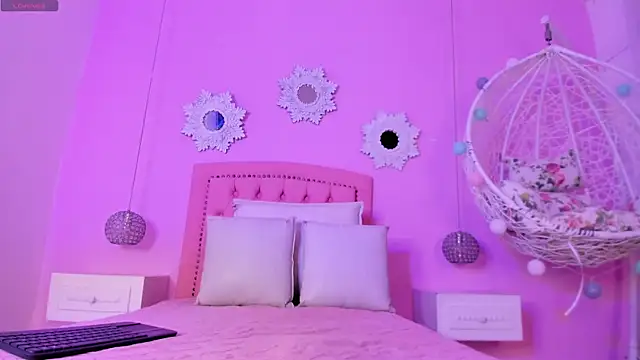 CannelaSmith online show from January 6, 5:17 pm