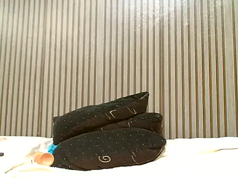 ROYALASS25 online show from March 20, 9:49 pm