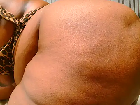 ROYALASS25 online show from January 16, 7:07 pm