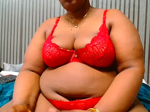 ROYALASS25 online show from October 1, 5:50 pm