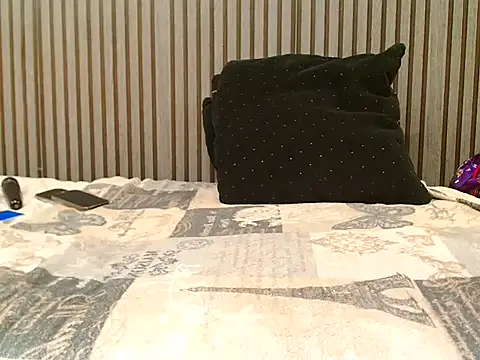 ROYALASS25 online show from March 22, 9:55 am