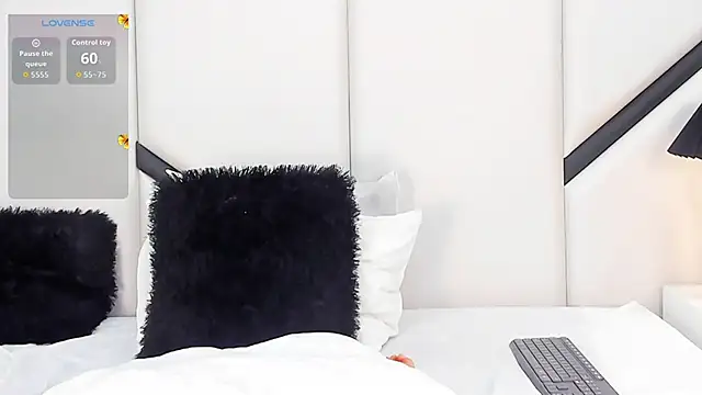 Snapshot of XimenaCosta chatting on June 30, 12:38 pm XimenaCosta online show from June 30, 12:38 pm